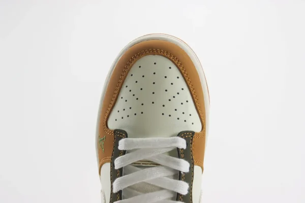 Nike SB Dunk Low x LV - Image 8