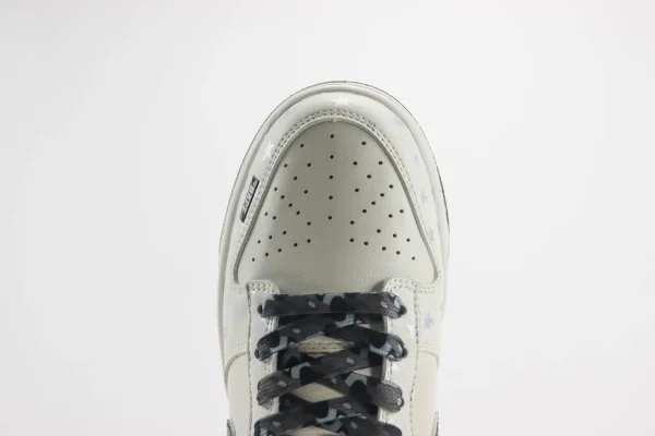 Nike SB Dunk Low x Bape - Image 8
