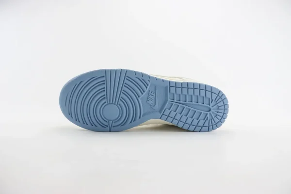 Nike SB Dunk Low x LV - Image 4