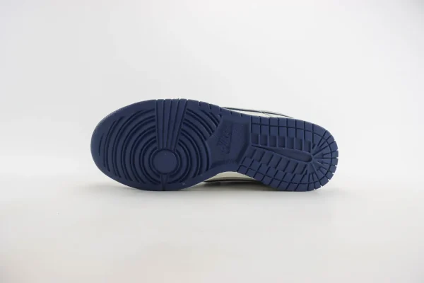 Nike SB Dunk Low x The North Face - Image 4