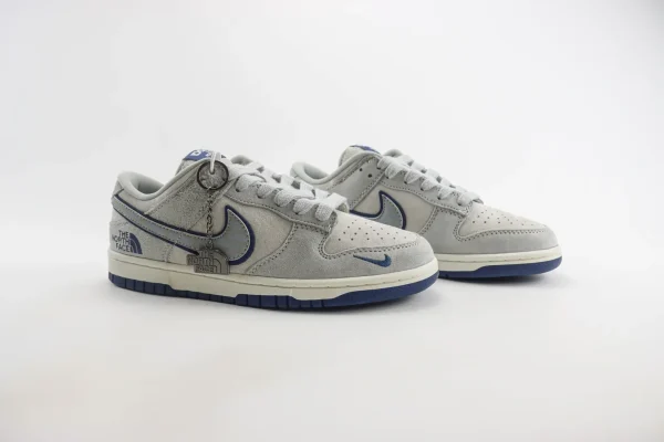 Nike SB Dunk Low x The North Face - Image 2