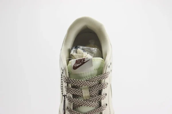Nike SB Dunk Low x LV - Image 9