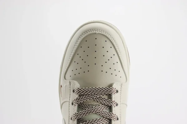 Nike SB Dunk Low x LV - Image 8