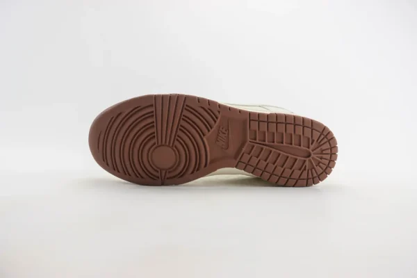 Nike SB Dunk Low x LV - Image 4