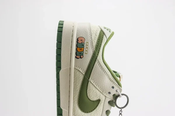 Nike SB Dunk Low x GUCCI - Image 7