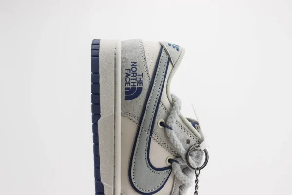 Nike SB Dunk Low x The North Face - Image 7