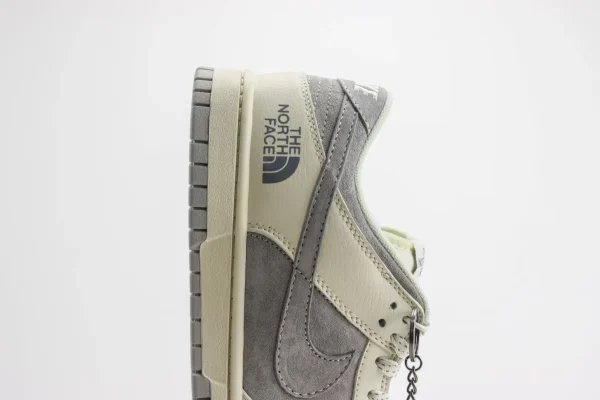 Nike SB Dunk Low x The North Face - Image 7