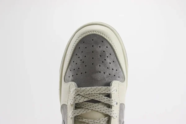 Nike SB Dunk Low x The North Face - Image 8