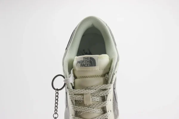Nike SB Dunk Low x The North Face - Image 9