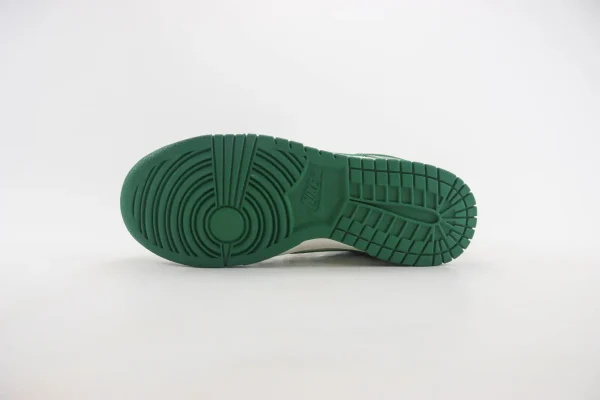 Nike SB Dunk Low x GUCCI - Image 4