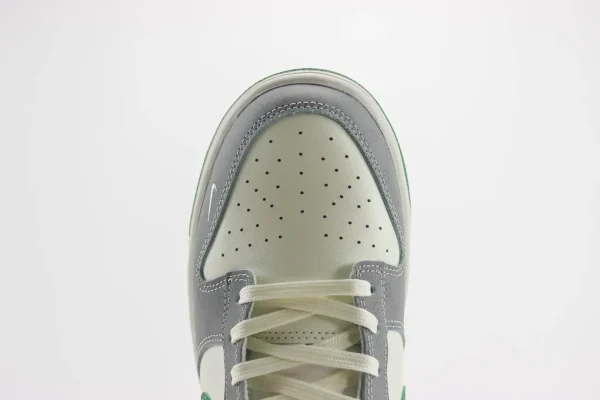 Nike SB Dunk Low x GUCCI - Image 8