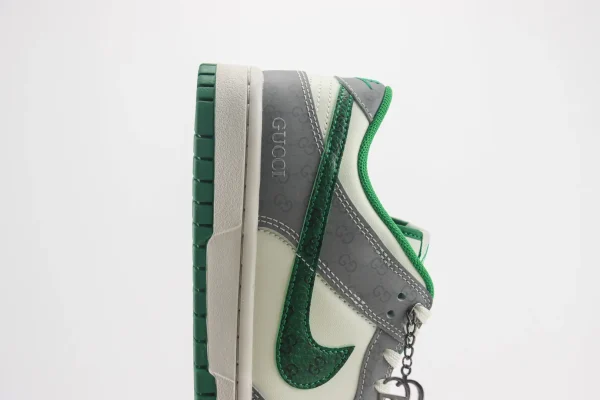 Nike SB Dunk Low x GUCCI - Image 7