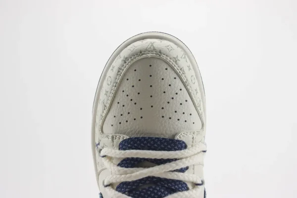Nike SB Dunk Low x LV - Image 8
