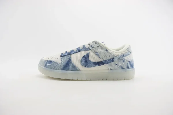 Nike SB Dunk Low x Stussy