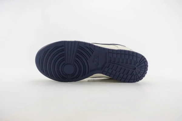 Nike SB Dunk Low x LV - Image 4
