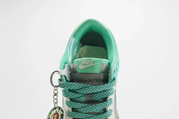 Nike SB Dunk Low x Bape - Image 9