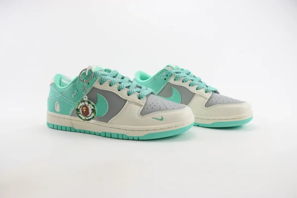 Nike SB Dunk Low x Bape - Image 2