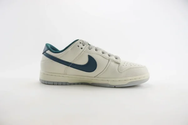 Nike SB Dunk Low x LV - Image 3