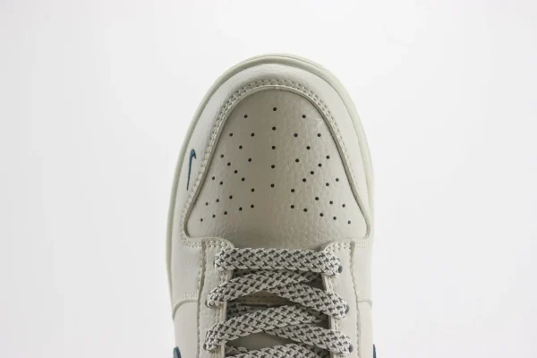 Nike SB Dunk Low x LV - Image 8