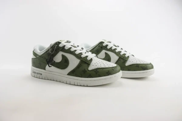 Nike SB Dunk Low x LV - Image 2