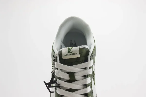 Nike SB Dunk Low x LV - Image 9