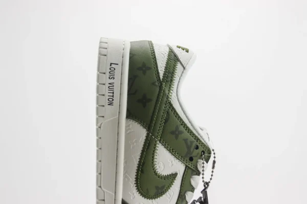 Nike SB Dunk Low x LV - Image 7