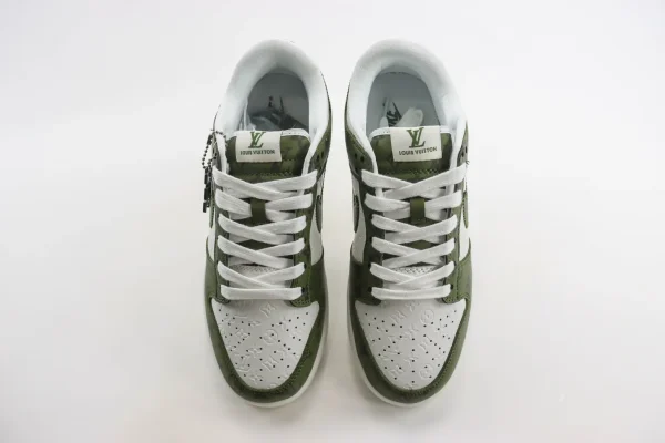 Nike SB Dunk Low x LV - Image 5