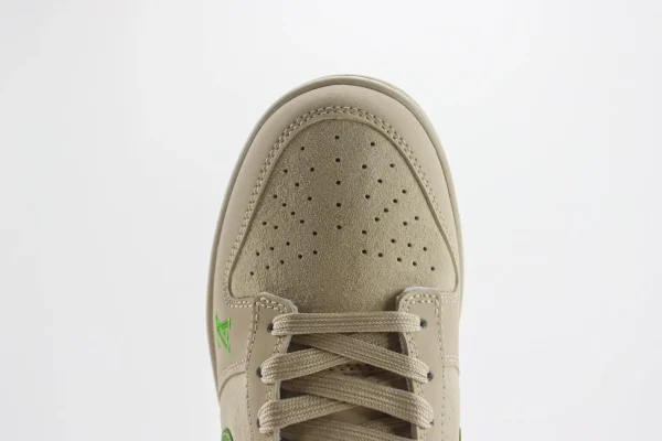 Nike SB Dunk Low x LV - Image 8