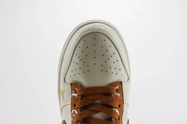 Nike SB Dunk Low x LV - Image 8