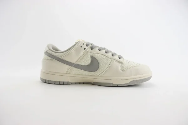 Nike SB Dunk Low x GUCCI - Image 3