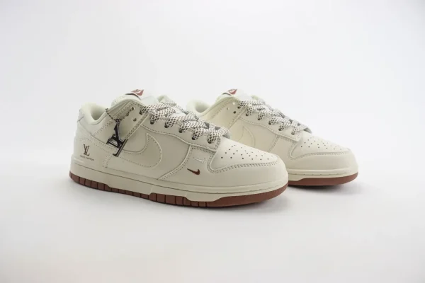 Nike SB Dunk Low x LV - Image 2