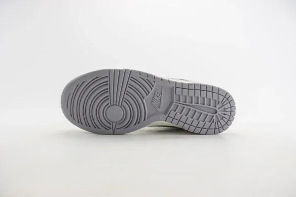 Nike SB Dunk Low x The North Face - Image 4