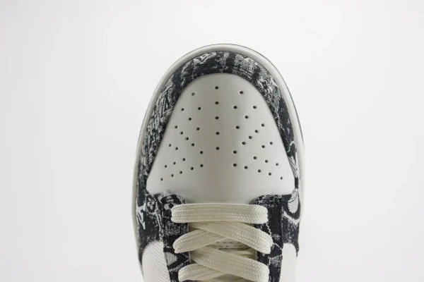 Nike SB Dunk Low x LV - Image 8