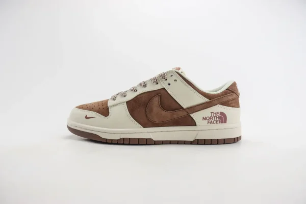 Nike SB Dunk Low x The North Face