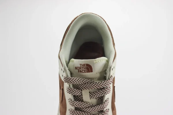Nike SB Dunk Low x The North Face - Image 9
