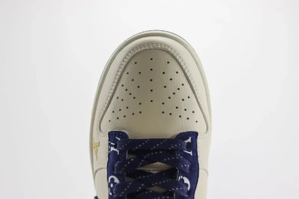 Nike SB Dunk Low x LV - Image 8