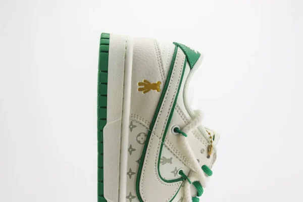 Nike SB Dunk Low x LV - Image 7