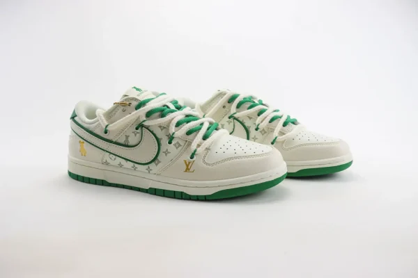 Nike SB Dunk Low x LV - Image 2