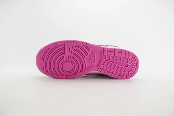 Nike SB Dunk Low - Image 4