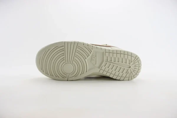 Nike SB Dunk Low x LV - Image 4
