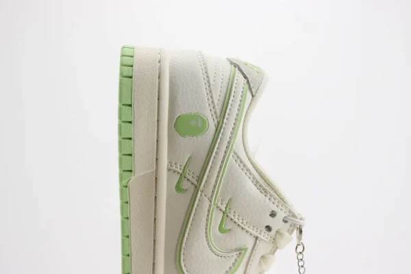 Nike SB Dunk Low x Bape - Image 7