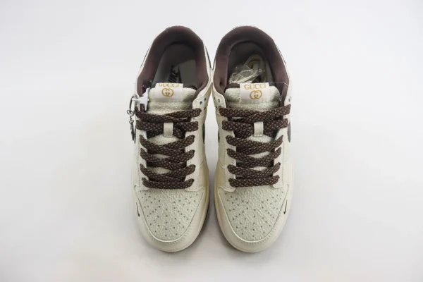 Nike SB Dunk Low x GUCCI - Image 5