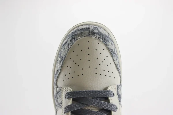 Nike SB Dunk Low x Dior - Image 8