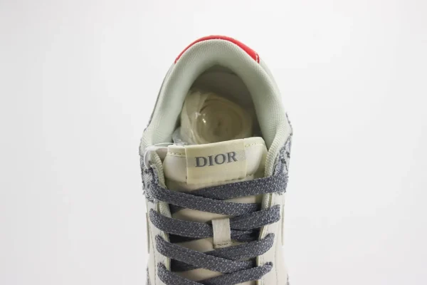 Nike SB Dunk Low x Dior - Image 9