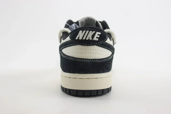 Nike SB Dunk Low x Bape - Image 6