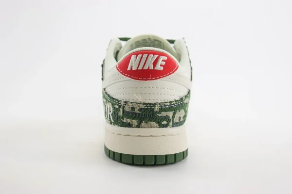 Nike SB Dunk Low x Dior - Image 6