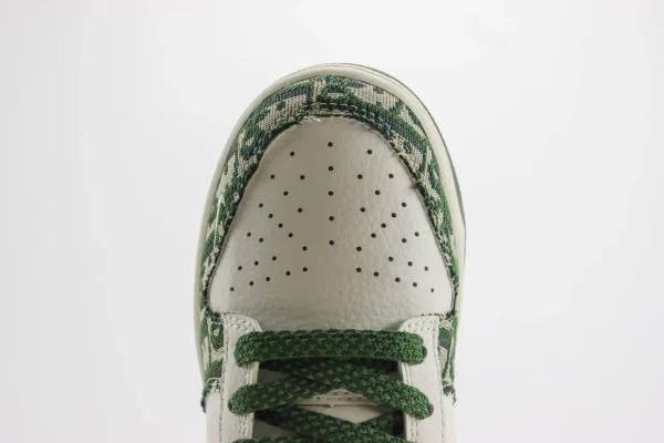 Nike SB Dunk Low x Dior - Image 8