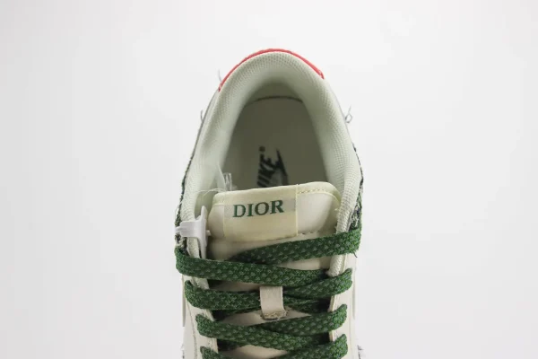 Nike SB Dunk Low x Dior - Image 9