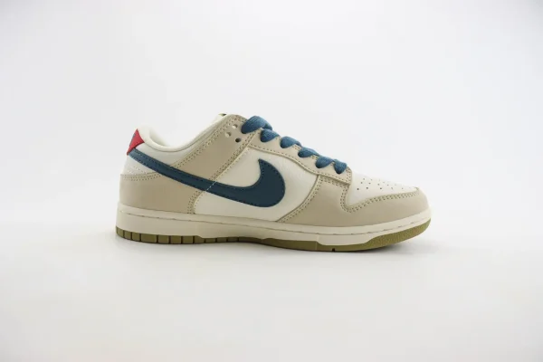 Nike SB Dunk Low x Bape - Image 3