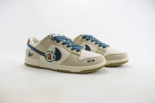Nike SB Dunk Low x Bape - Image 2